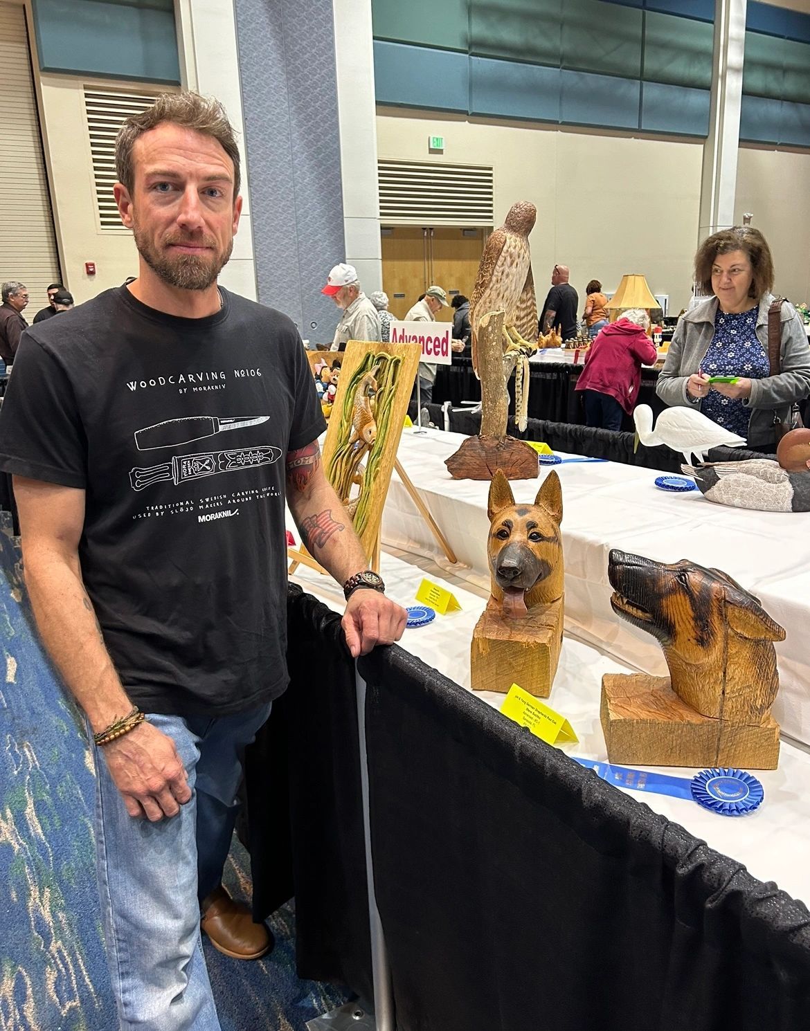 Hand-Carved Pet Portrait: steve carving show